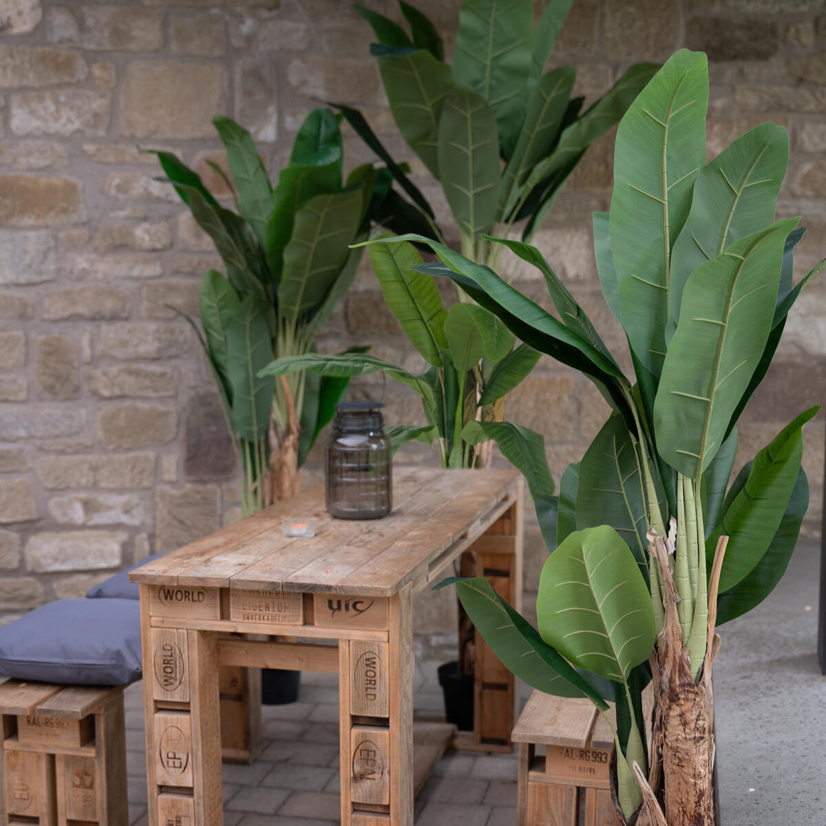 Grosser kuenstlicher Bananenbaum 240 cm mit hochwertiger Verarbeitung – ideal als Indoor-Dekoration