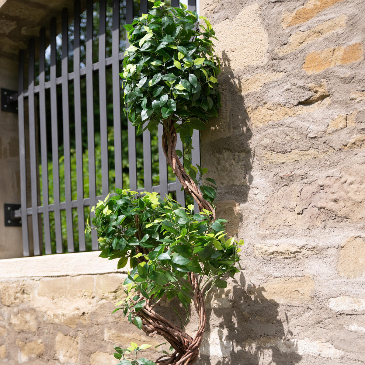 Kuenstlicher Ficus mit stabilem Stamm und dichten Blaettern – 160 cm Dekobaum fuer Innenbereiche