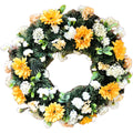 Künstlicher Blumenkranz mit gelben Gerbera und weißen Hortensien, mit grünem Beiwerk – langlebige, realistische Ganzjahresdeko, Gesamtansicht.