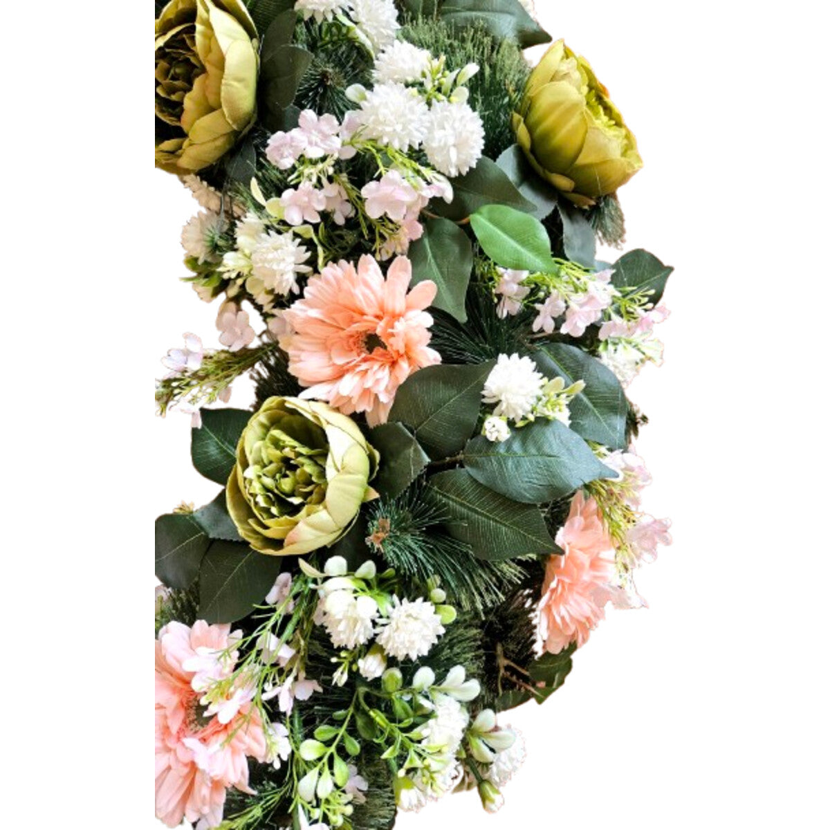 Detailansicht: üppiger künstlicher Kranz mit Pfingstrosen und Gerbera, Rosa/Apricot – edle, pflegeleichte Dekoration.