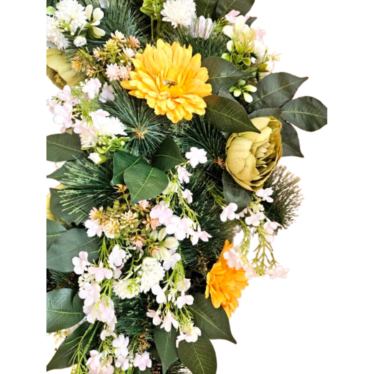 Hochwertiger künstlicher Kranz mit Pfingstrosen, gelben Gerbera und Sedum in Gelb/Weiß – naturgetreue Tür- oder Tischdekoration, Detail/Seitenansicht.