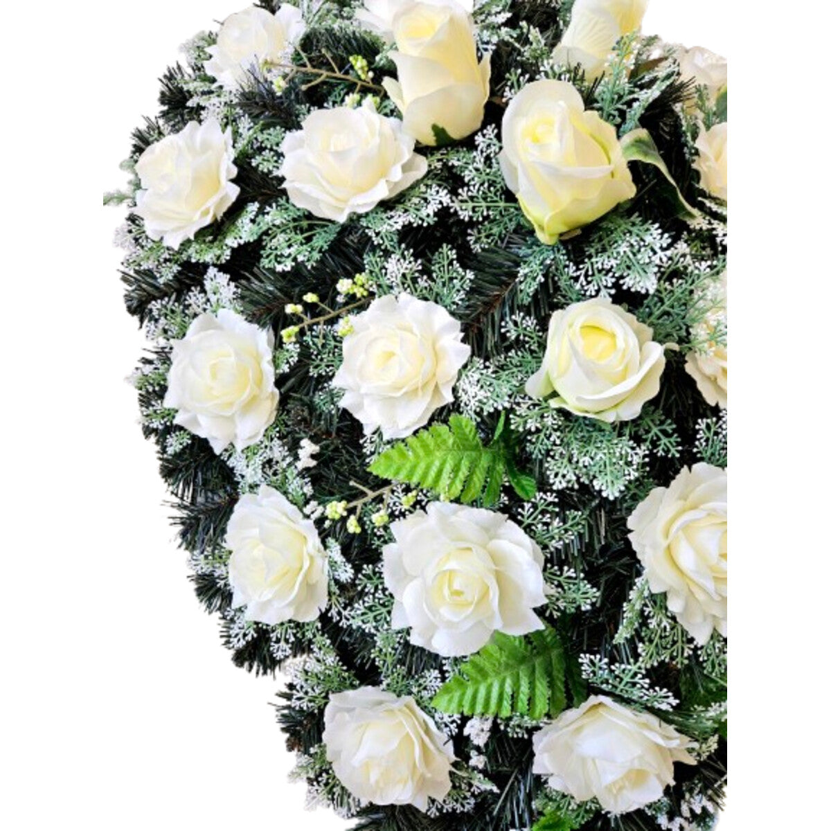 Hochwertiger künstlicher Herzkranz aus weißen/cremefarbenen Rosen mit Blattwerk – naturgetreue Blumenherz-Deko, Detailansicht.