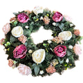 Hochwertiger künstlicher Kranz aus Rosen, Pfingstrosen und Hortensien in Rosa/Creme – üppiger, runder Deko-Kranz mit grünem Beiwerk, Frontansicht.