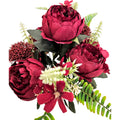 Künstlicher Blumenstrauß in Weinrot mit Pfingstrosen, Disteln und Hortensien, mit Vase – hochwertige, realistische Seidenblumen, Detailansicht.