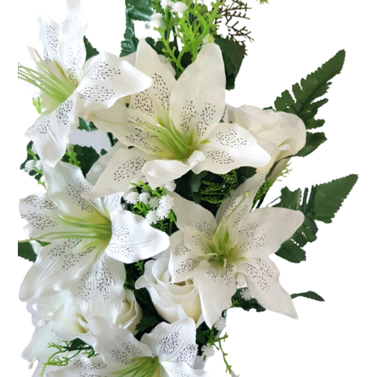 Eleganter Kunstblumen-Strauß mit weißen Rosen und Lilien, mit Vase – langlebige Tischdekoration, Seitenansicht.